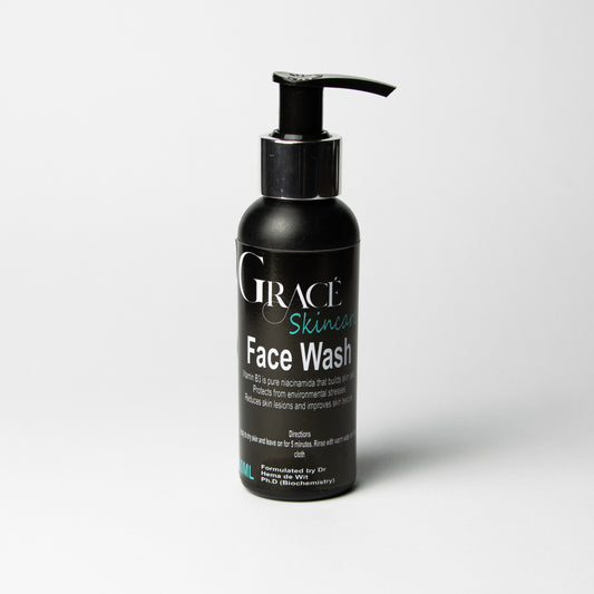 Face wash with Vitamin B 3 and Liquorice extract